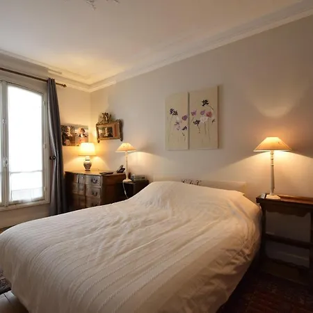215010 - 4 Personnes à * Parigi